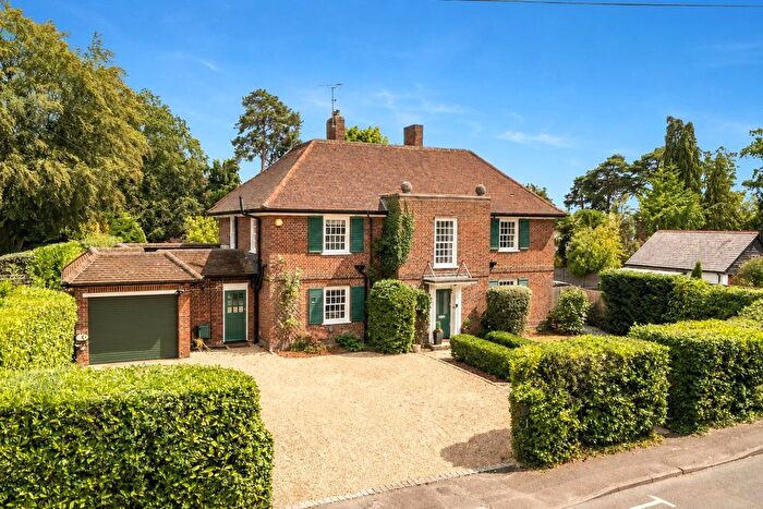 5 Bedroom Detached House For Sale In Hook Heath Road, Hook Heath, Woking, GU22