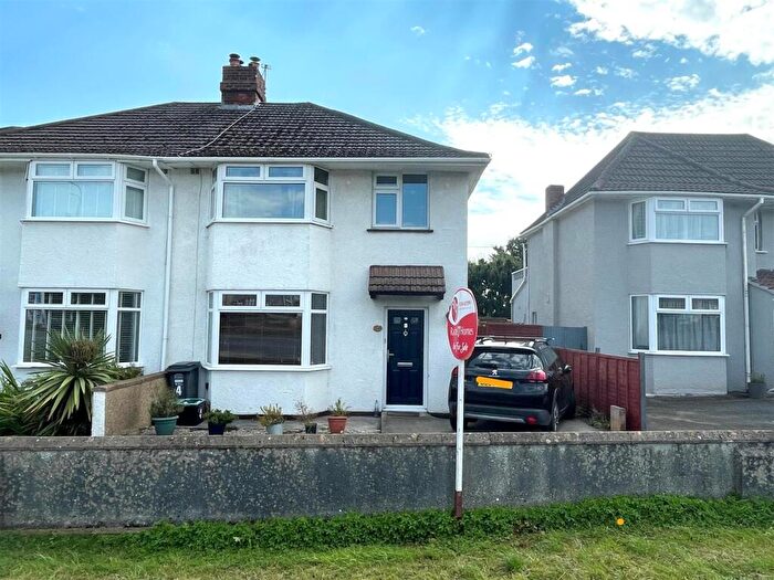 3 Bedroom Semi-Detached House For Sale In New Bristol Road, Worle, Weston Super Mare, BS22