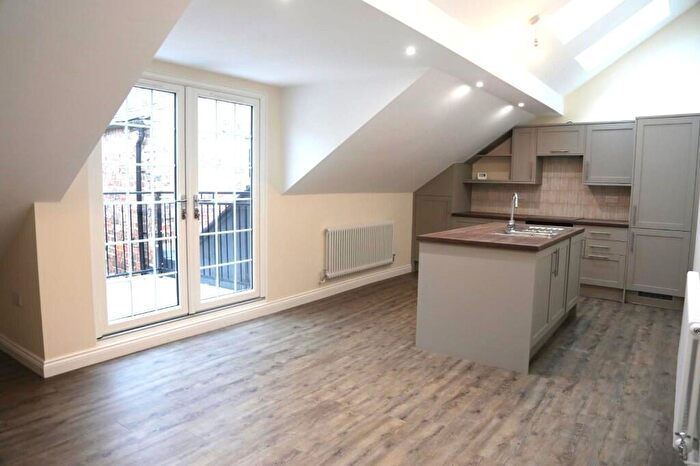 2 Bedroom Flat To Rent In North Street, Ripon, North Yorkshire, HG4