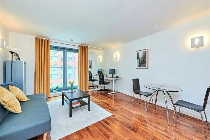 1 Bedroom Flat To Rent In New Providence Wharf, Fairmont Avenue, E14