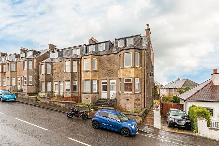 2 Bedroom Flat For Sale In Townhill Road, Dunfermline, KY12