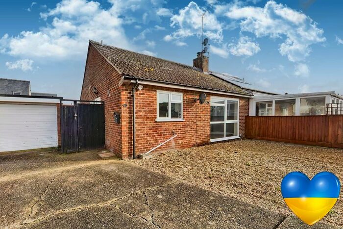 2 Bedroom Semi-Detached Bungalow To Rent In Laburnum Close, Red Lodge, IP28