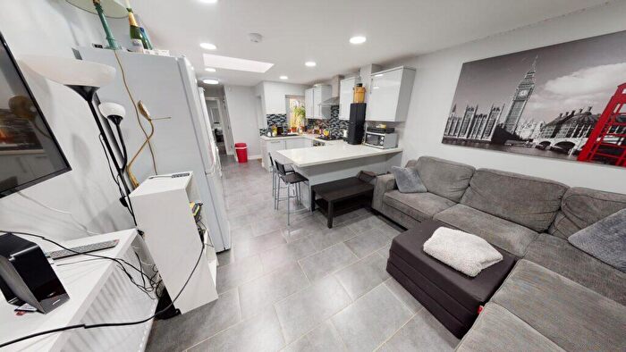 6 Bedroom House To Rent In Tiverton Road, Selly Oak, Birmingham, B29