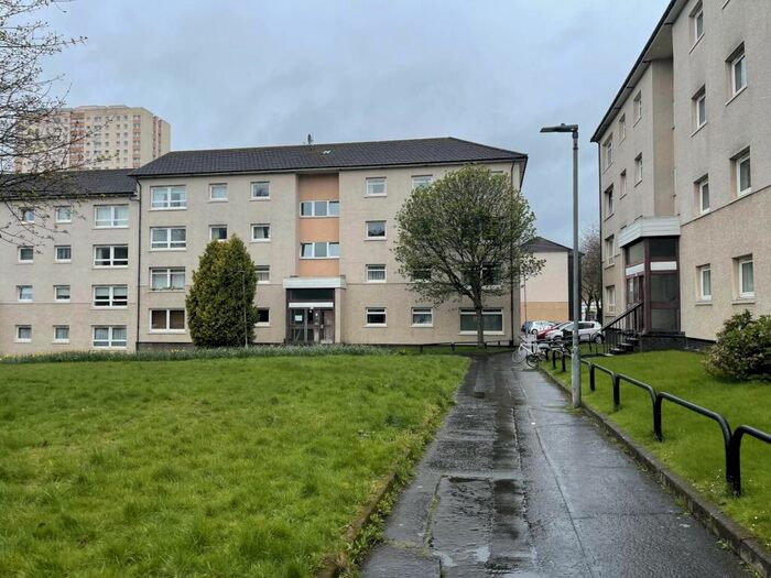 3 Bedroom Flat To Rent In Glebe Court, Glasgow, G4