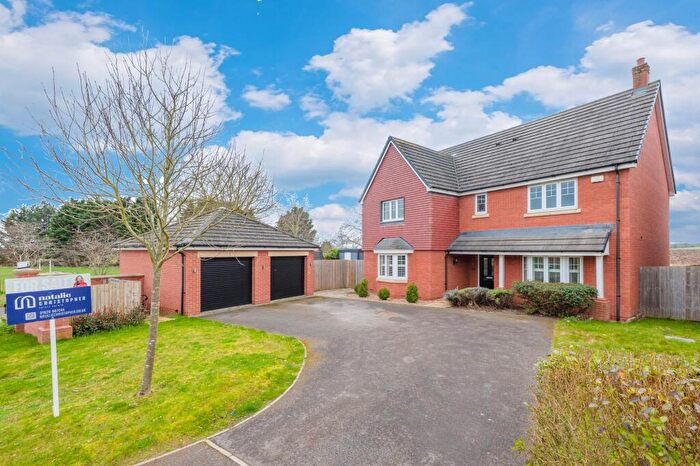5 Bedroom Detached House For Sale In The Spinney, Hampton Lucy, CV35