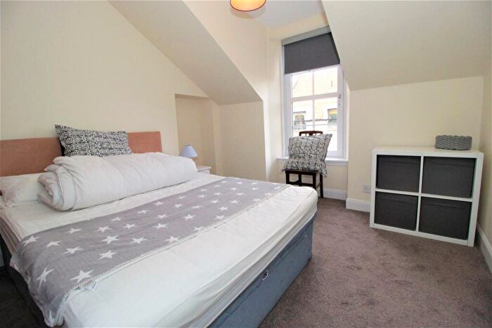 2 Bedroom Flat To Rent In Argyle Street, St. Andrews, KY16