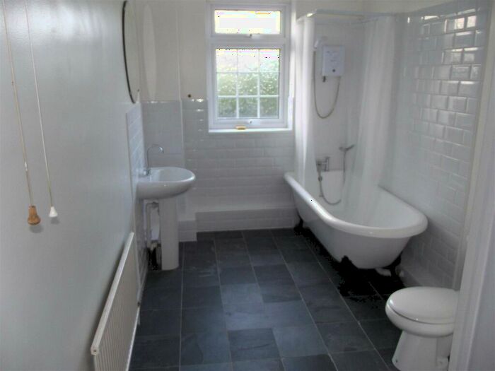 2 Bedroom House To Rent In Bosworth Street, Leicester, LE3