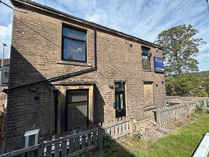 2 Bedroom Flat To Rent In Main Street, Wilsden, West Yorkshire, BD15