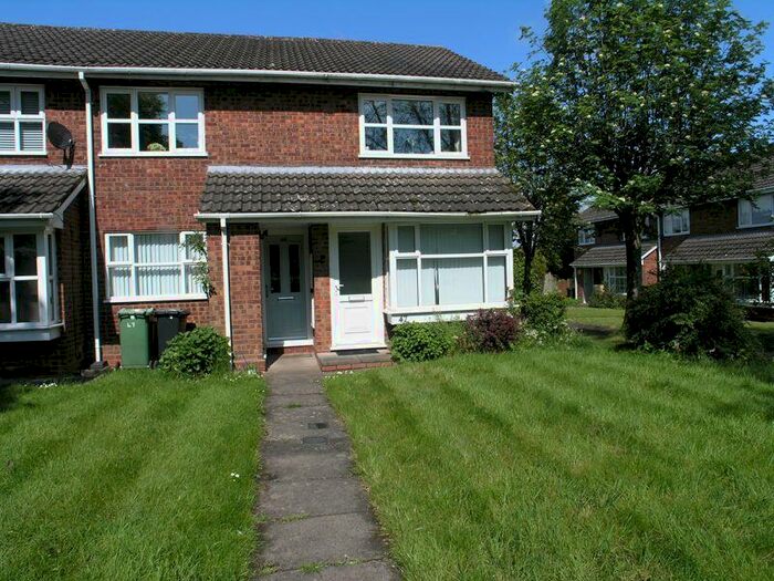 2 Bedroom Flat To Rent In Wicklow Close, Halesowen, B63