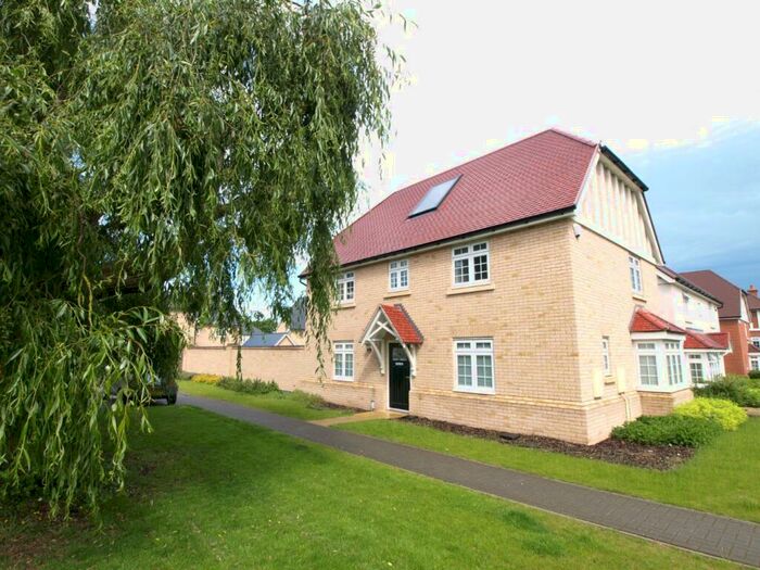 4 Bedroom Detached House To Rent In Thorpe Road, Hockley, SS5