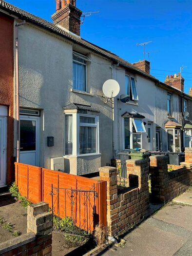 3 Bedroom Property To Rent In Lower Denmark Road, Ashford, TN23