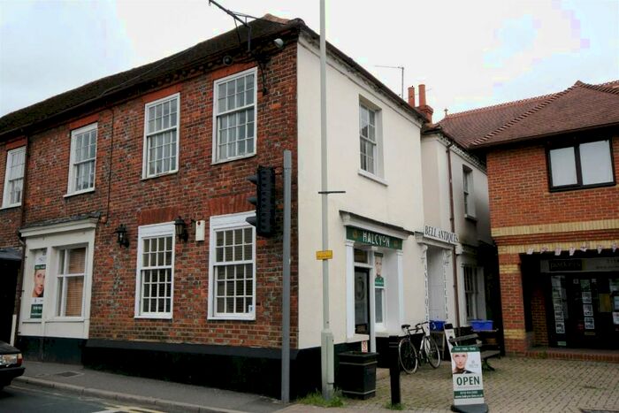 1 Bedroom Apartment To Rent In Bell Court, Twyford, Reading, RG10