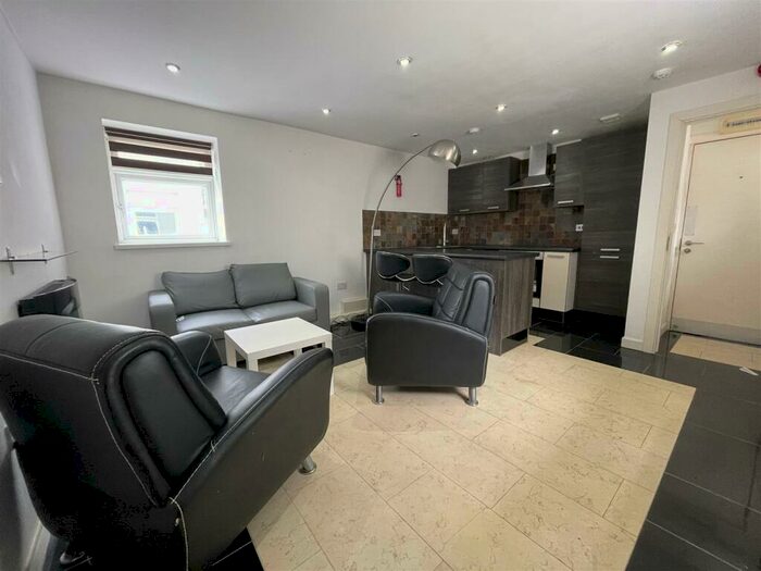 2 Bedroom Flat To Rent In The Parade, Roath, Cardiff, CF24