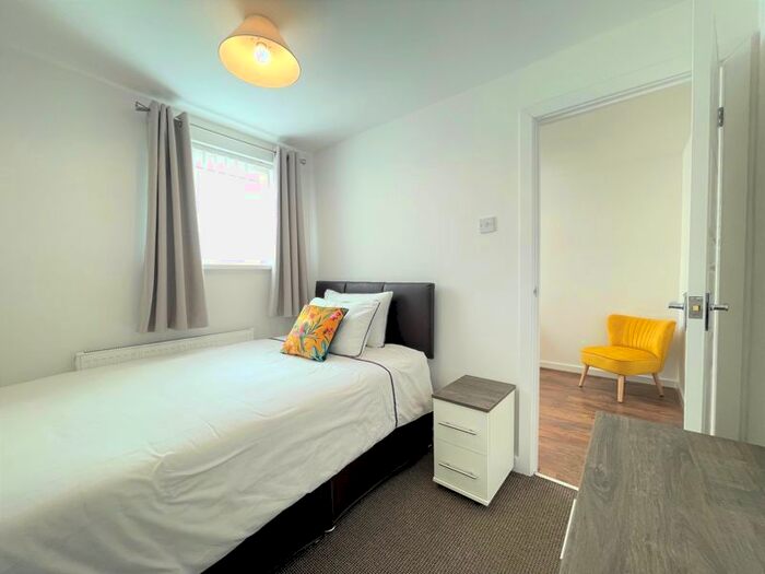 1 Bedroom End Of Terrace House To Rent In Waltham Place, Newcastle Upon Tyne, NE5