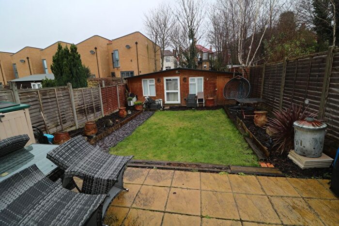1 Bedroom Flat To Rent In Arngask Road, London, SE6