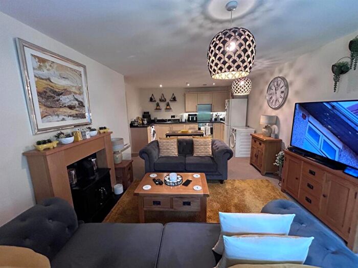 2 Bedroom Apartment To Rent In Hollins Bank Ct, Bolton Road, Blackburn, BB2