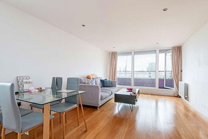 2 Bedroom Flat To Rent In Rainhill Way, London, E3