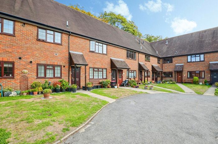 2 Bedroom Maisonette For Sale In Forelands Way, Chesham, HP5