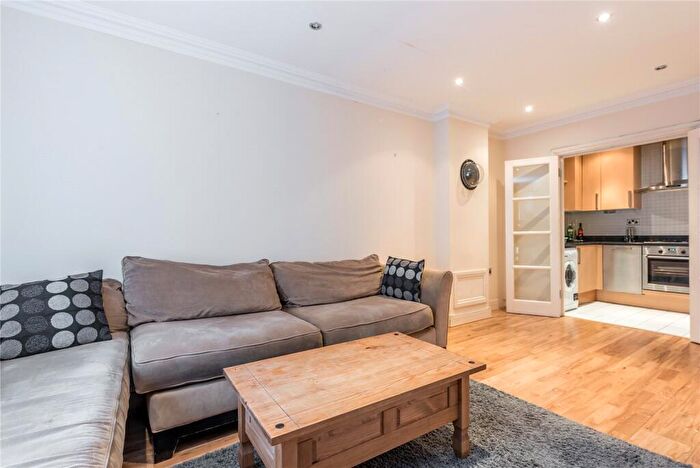 4 Bedroom End Of Terrace House To Rent In Islington Park Street, Highbury, Islington, London, N1