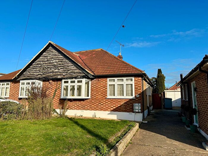 2 Bedroom Semi Detached Bungalow For Sale In Anthony Close, Billericay, CM11