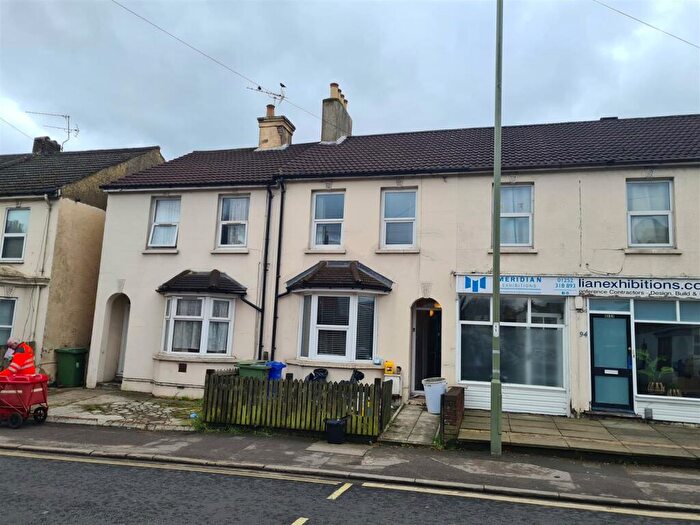 2 Bedroom Terraced House To Rent In Ash Road, Aldershot, GU12
