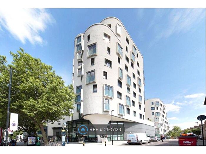 2 Bedroom Flat To Rent In St Lukes Avenue, London, SW4