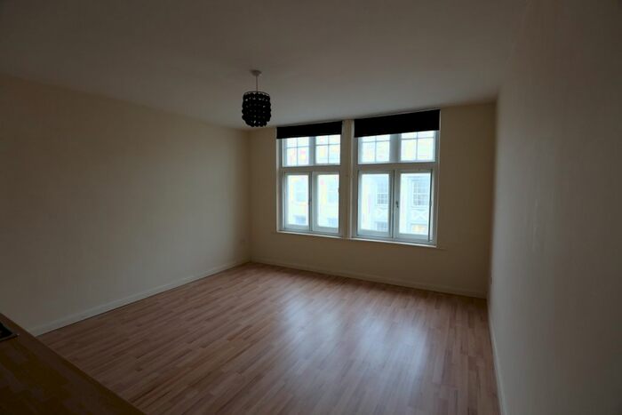 1 Bedroom Flat To Rent In Caves Court, Worthington Street, Dover, CT16