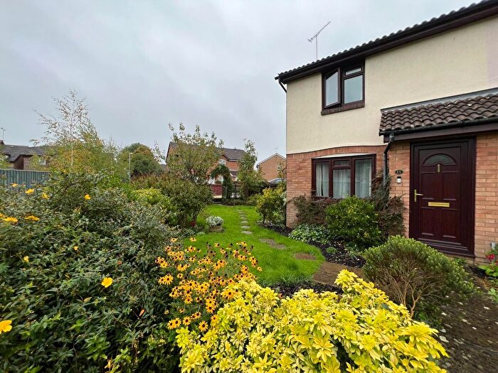 3 Bedroom End Of Terrace House To Rent In Kerry Close, Shaw, Swindon, SN5