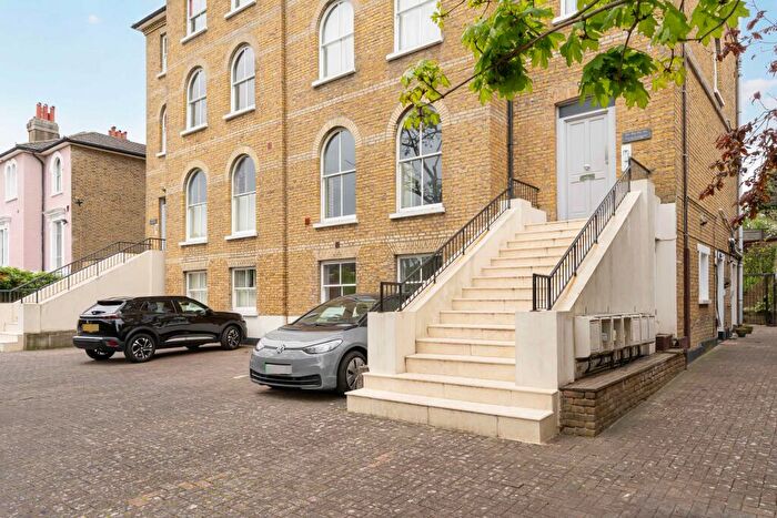 2 Bedroom Flat For Sale In Lancaster Avenue, West Norwood, London, SE27