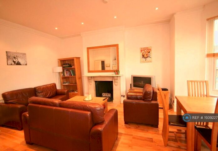 4 Bedroom Maisonette To Rent In Lavender Hill, London, SW11