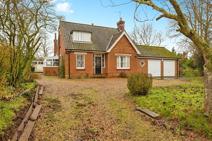 3 Bedroom Detached House For Sale In Barnham Broom Road, Wymondham, Norfolk, NR18