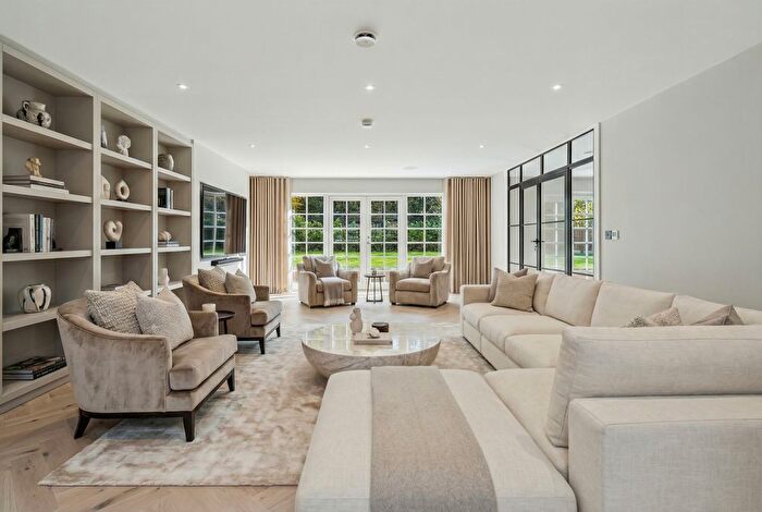 6 Bedroom Detached House For Sale In Dog Kennel Lane, Rickmansworth, WD3