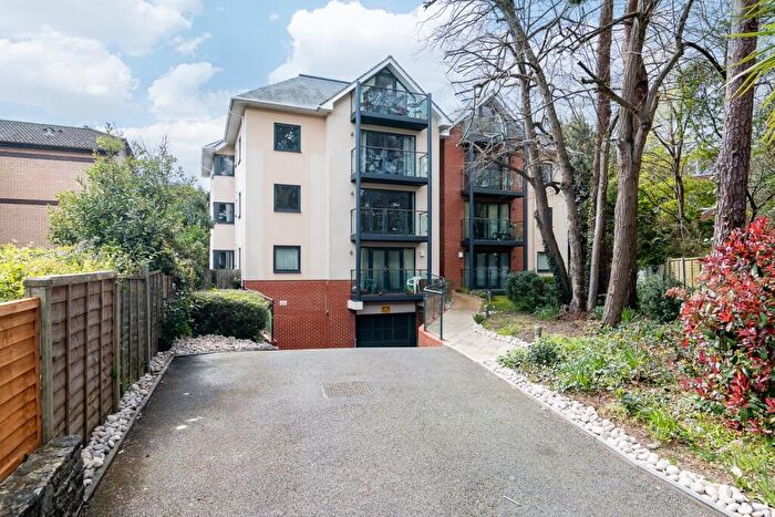 2 Bedroom Flat To Rent In Madeira Road, Bournemouth, BH1