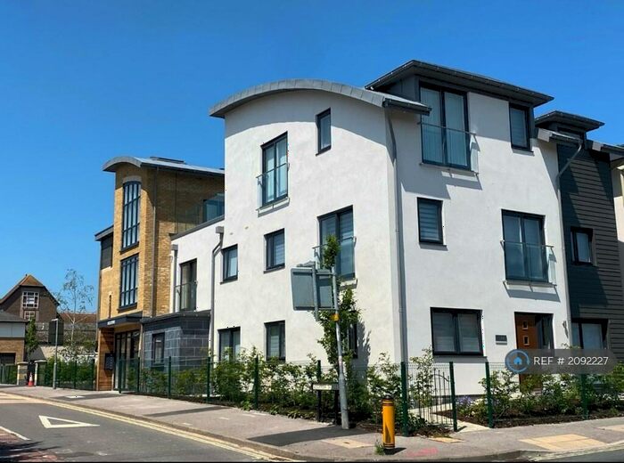 2 Bedroom Penthouse To Rent In Upper Street, Fleet, GU51