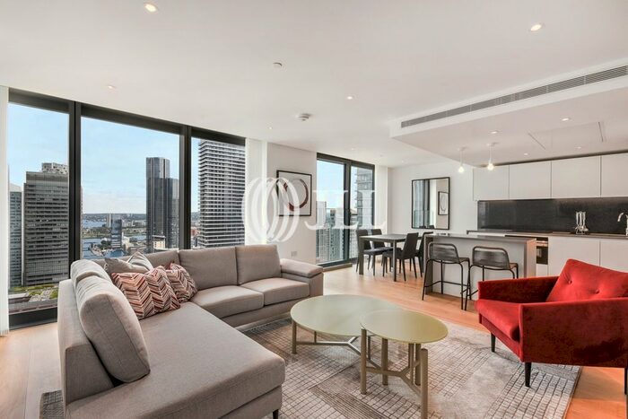 2 Bedroom Flat To Rent In Landmark Pinnacle, Marsh Wall, E14