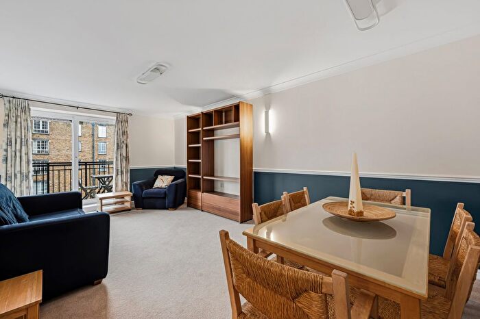 1 Bedroom Flat For Sale In Victoria Wharf, Narrow Street, E14