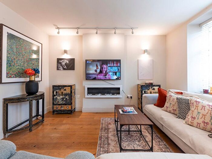 2 Bedroom Flat To Rent In Kensington, W8