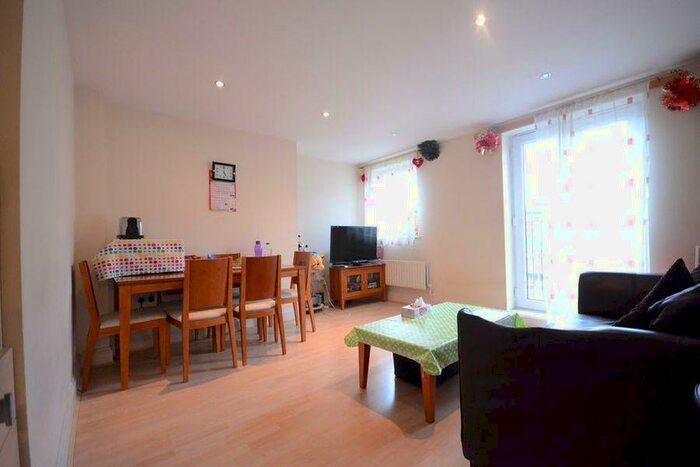 2 Bedroom Apartment To Rent In The Picture House, Reading, RG1
