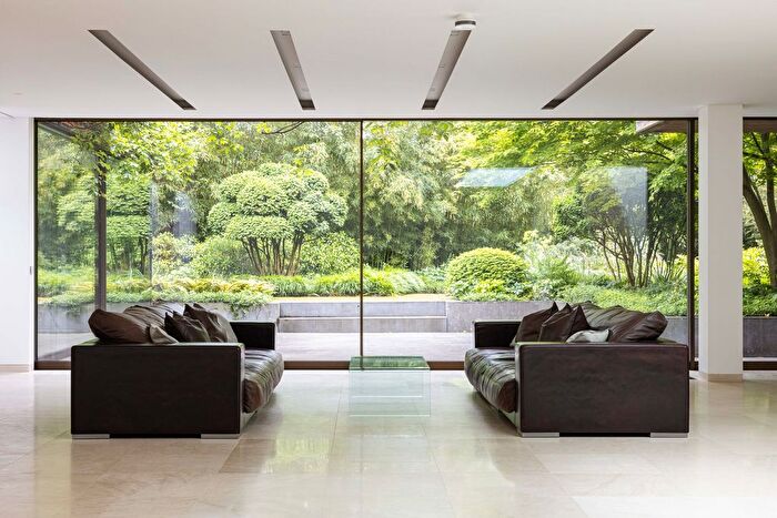 4 Bedroom Detached House For Sale In Elm Walk, London, NW3