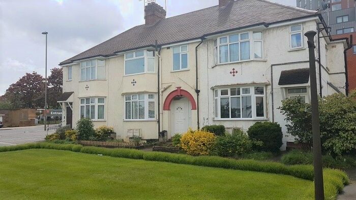 2 Bedroom Maisonette To Rent In Colindeep Lane, London, NW9