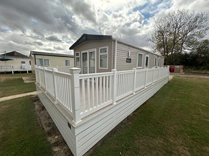 2 Bedroom Park Home For Sale In Broadway Lane, South Cerney, Cirencester, GL7