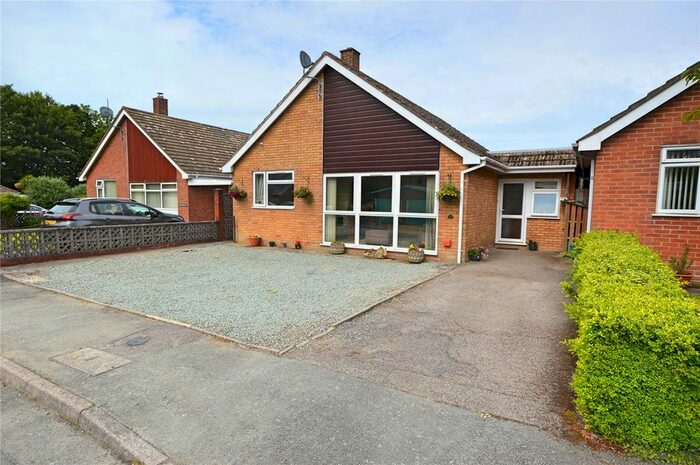 3 Bedroom Bungalow For Sale In Glandulas Drive, Mochdre, Newtown, Powys, SY16