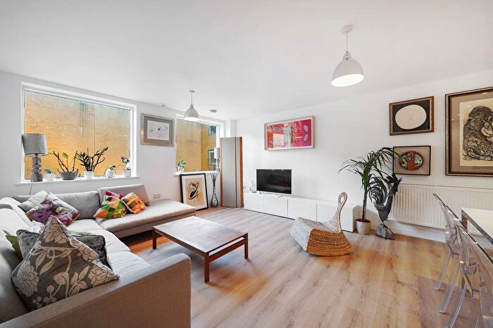 3 Bedroom Flat To Rent In Chamberlayne Road, London, NW10