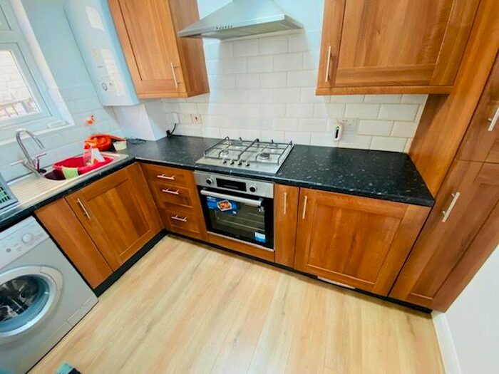 1 Bedroom Flat To Rent In Gap Road, Wimbledon, SW19