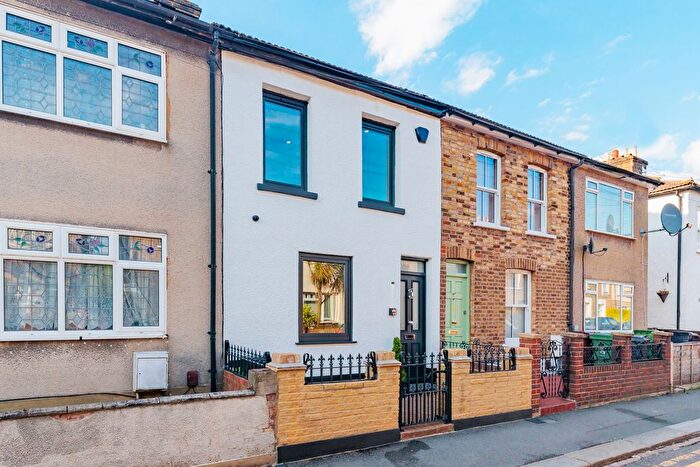 4 Bedroom Terraced House To Rent In Mayfield Road, London, E17