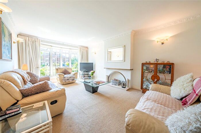 3 Bedroom House For Sale In Sandmoor Mews, Alwoodley, Leeds, West Yorkshire, LS17