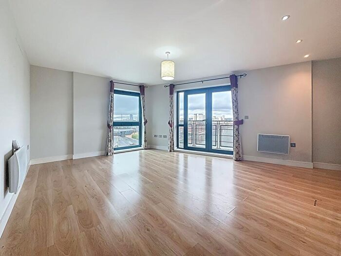 2 Bedroom Apartment For Sale In Galleon Way, Cardiff, CF10