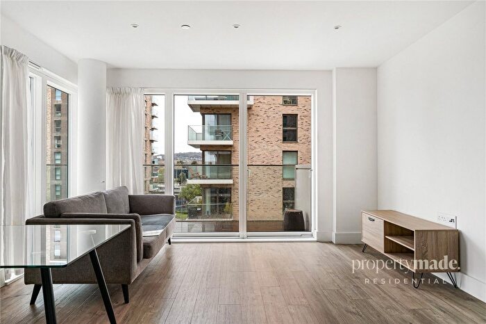 2 Bedroom Flat To Rent In Cobham House, , Pegler Square, London, SE3