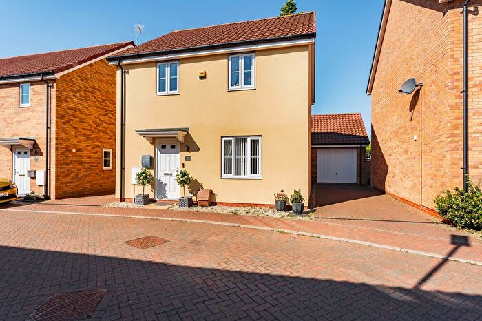 3 Bedroom Detached House For Sale In River Way, Great Blakenham, IP6