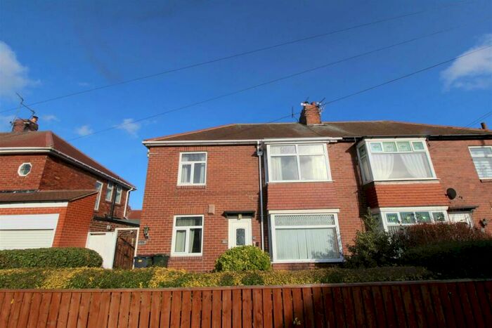 2 Bedroom Flat To Rent In Holm Green, West Monkseaton, Whitley Bay, NE25